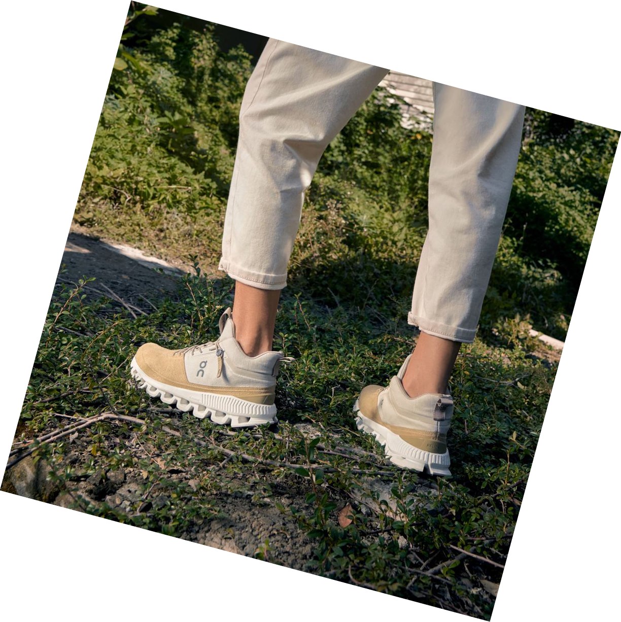 Beige / Brown On Cloud Hi Women's Sneakers | 2539WHPMF