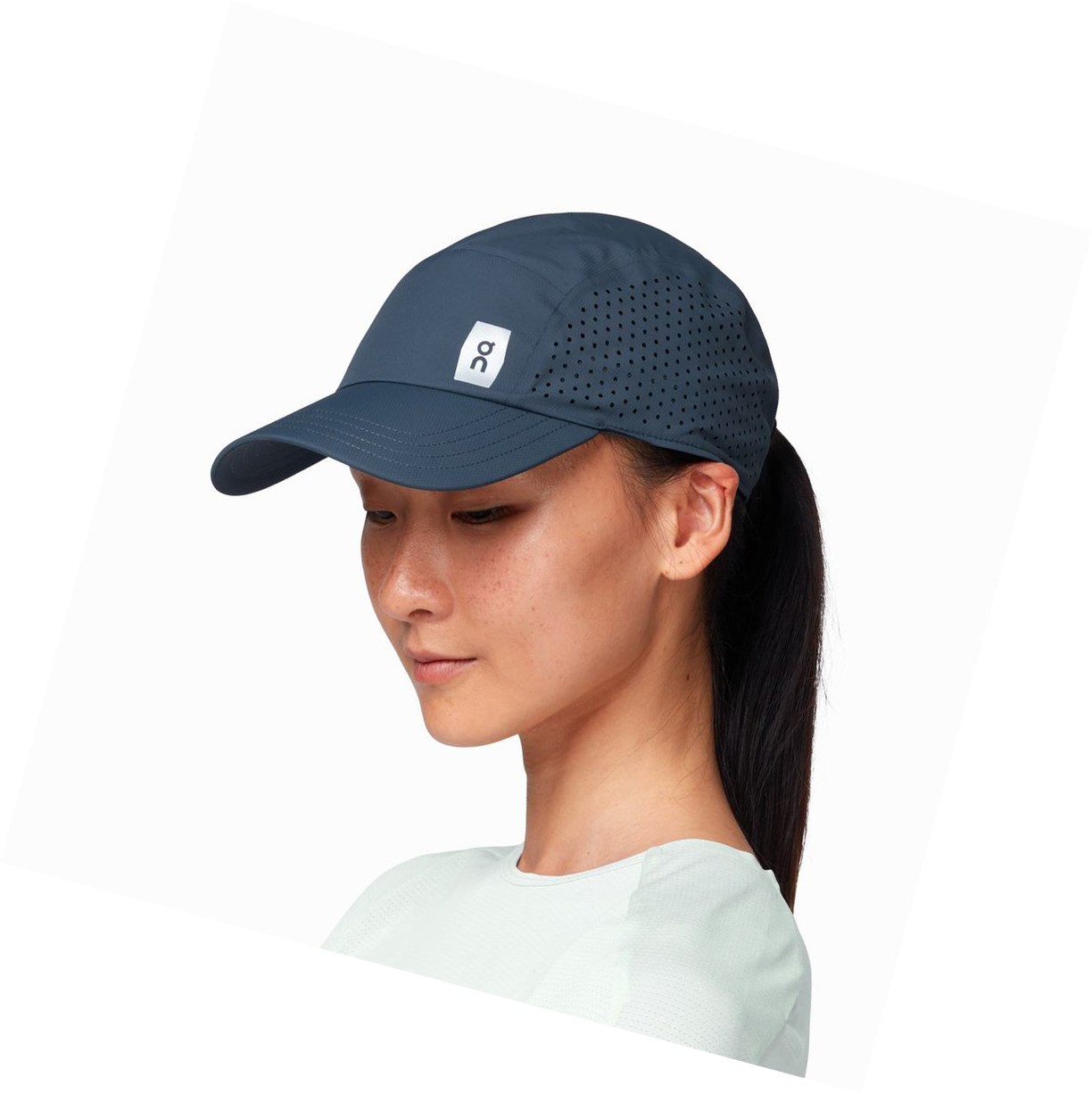 Navy On Lightweight Women's Hats | 4715OWSJH